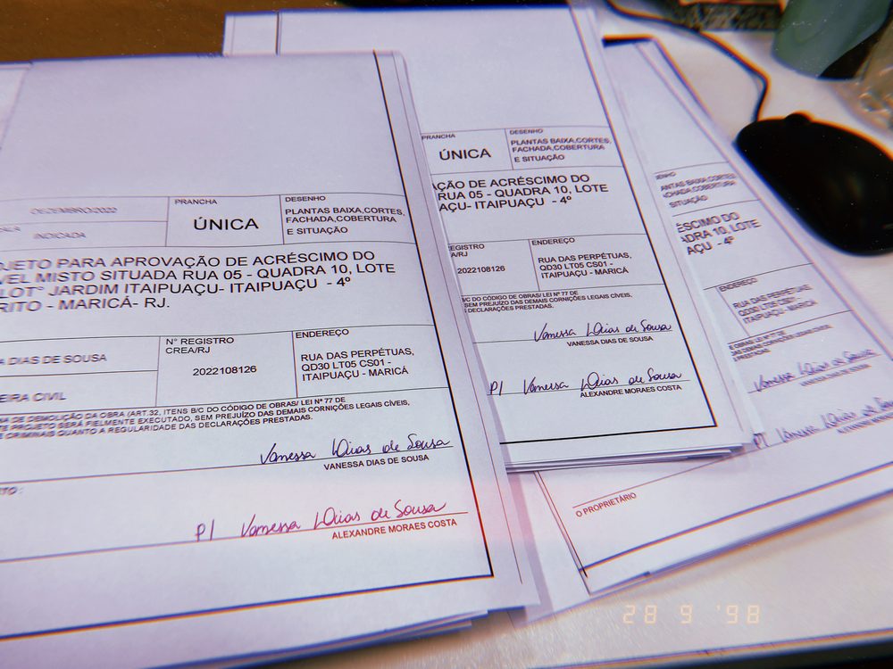 Documentos de legalização assinados pela responsável técnica da Proeng
